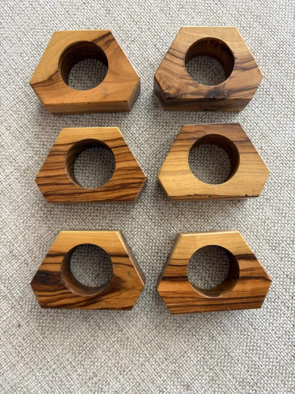 Set of 6 Wood Napkin Rings – Geometric Olive Wood Style Tabletop Decor